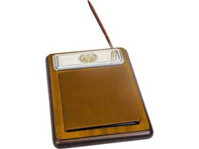 Подставка для бумажного блока с ручкой и телефонной книжкой «Голова льва»